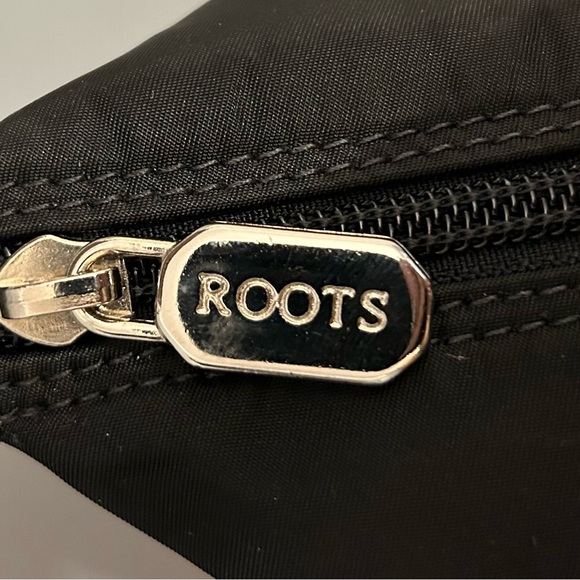 Vintage ROOTS Large Black Leather and Nylon Foldable Bag - Picture 4 of 7